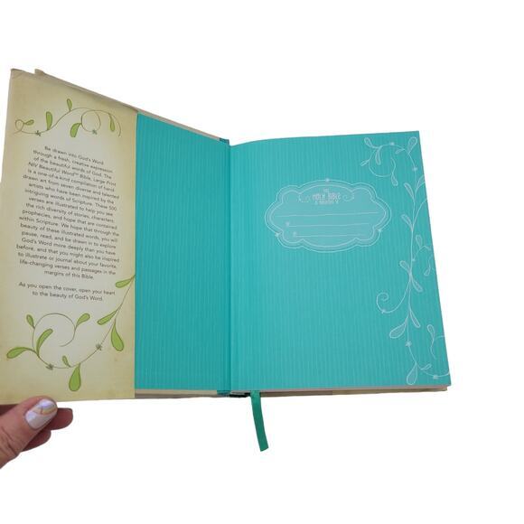 NIV Beautiful Word Bible Large Print with Colorful Illustrations - Picture 9 of 9